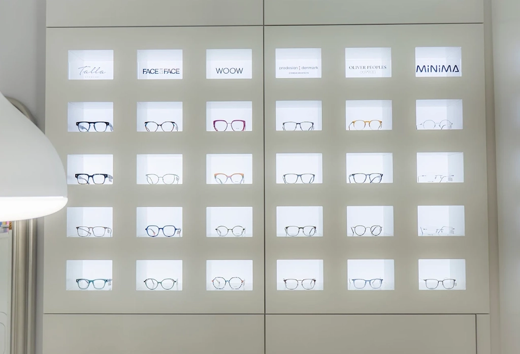 La óptica de Antonio. Insatalaciones y equipamiento