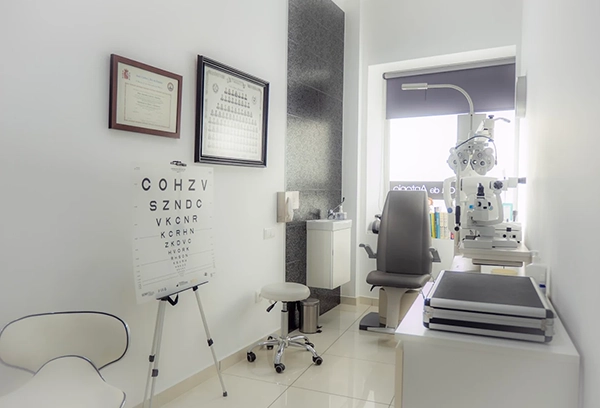 La óptica de Antonio. Insatalaciones y equipamiento